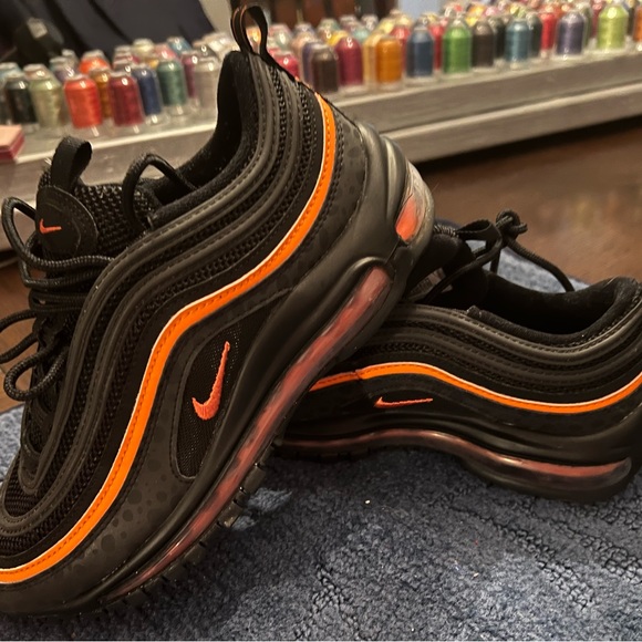 Nike Airmax orange and black - Picture 1 of 5